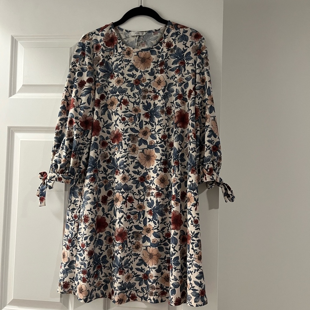 Floral Print Dress with Tie Sleeves